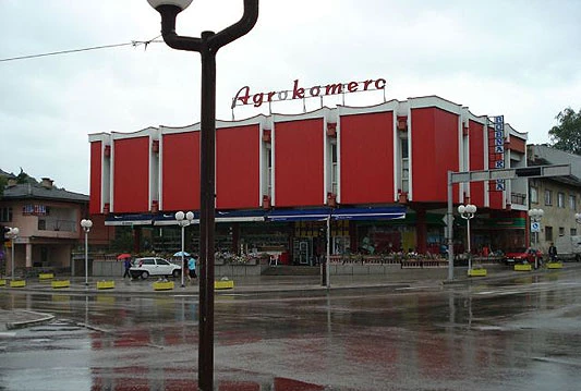 Gospodarski giganti pretvoreni u svadbene salone i skladišta