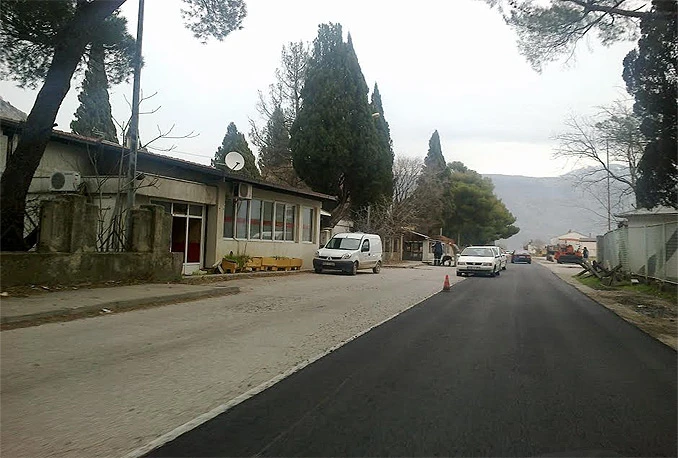 Asfaltiranje dionice "Slobodna zona Hercegovina" - groblje Rodoč