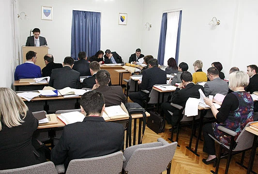 Skupština HNŽ odobrila podizanje kredita za sanaciju deficita Proračuna za 2013. godinu