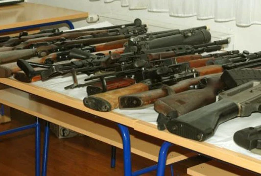 Iz trgovine ukrao lovačke puške, noževe, dvoglede, novac...; Policija sustigla kradljivca