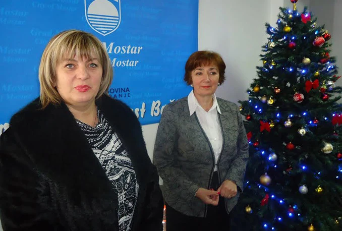 Gradska uprava Grada Mostara uručila je Centru za socijalni rad Grada Mostara novčane potpore