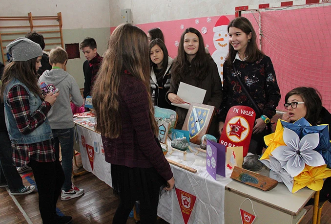 Školski zimski bazar u 4. osnovnoj školi