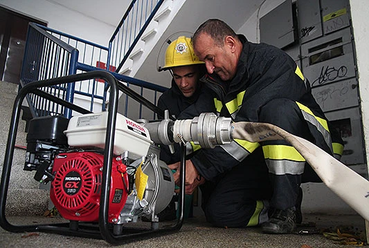 Zaposlenici Grada Mostara Božić i Novu 2014. će dočekati s dugovima i plaćom od listopada