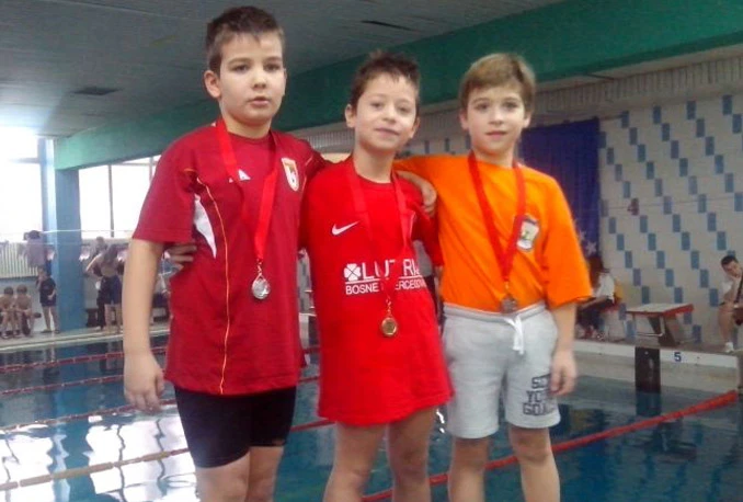 Mostar: Plivači se iz Zenice vratili sa 9 medalja