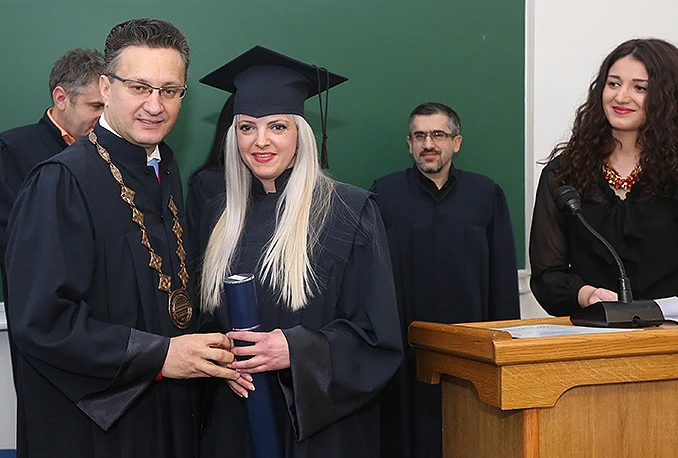 Na Filozofskom fakultetu promovirani magistri, te dodijeljene Dekanove nagrade