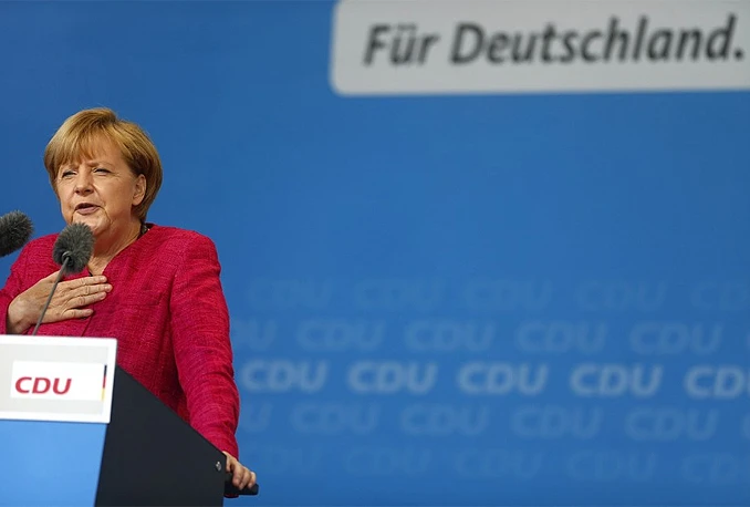 Merkel za ministricu obrane izabrala popularnu žensku saveznicu