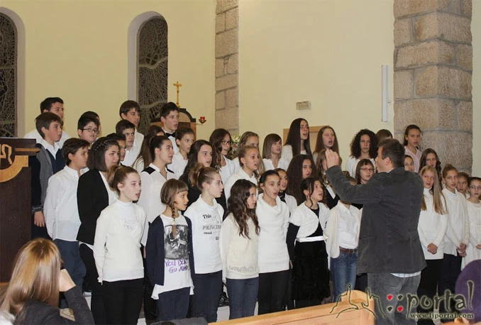 Mladi Ljubušaci održali veličanstven koncert ''U susret Božiću''