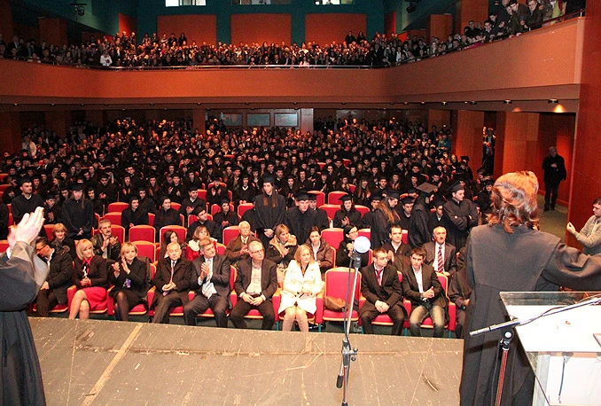 S diplomom u ruci Ekonomski fakultet Sveučilišta napustilo 277 studenata