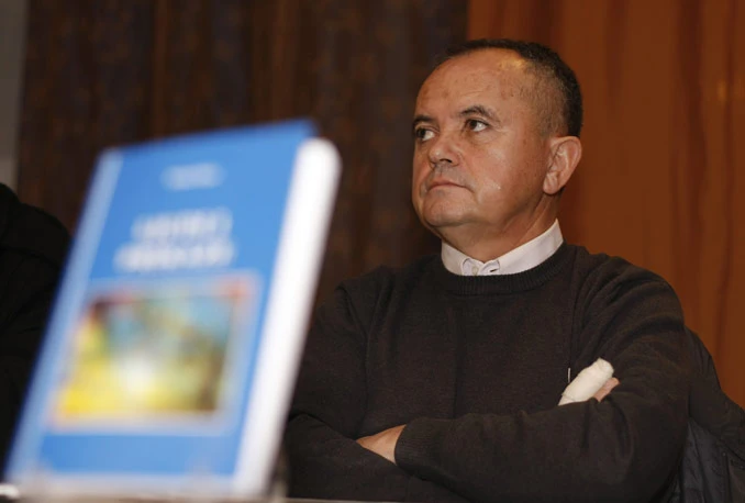 Ljudi i prikaze - knjiga o događajima iz svakodnevnog života autora Dušana Muse