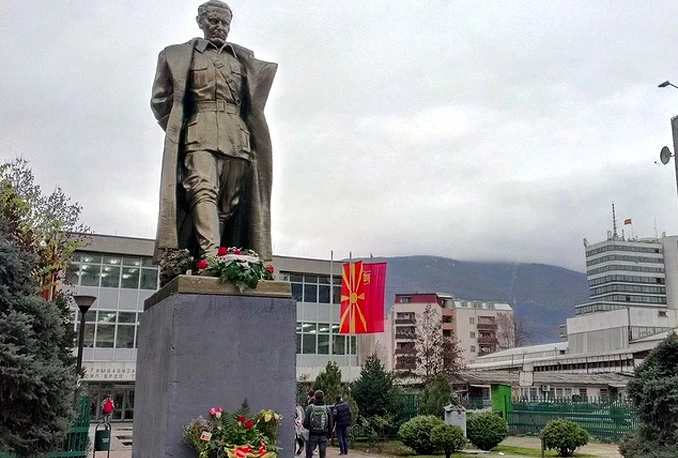 Osvanuo brončani kip Josipa Broza Tita