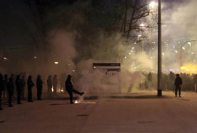 Navijački neredi s policijom kod Maksimira