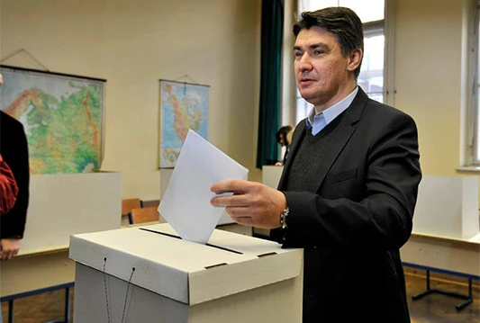 Milanović: Referenduma o ćirilici neće biti