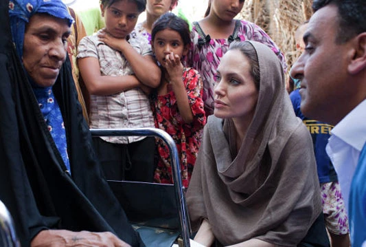 Angelina Jolie dobila počasnog Oscara za humanitarni rad