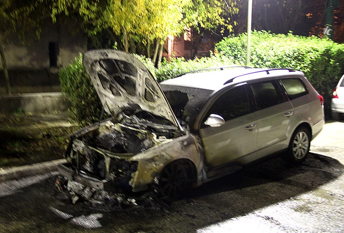 Mostar: Izgorio automobil kod hotela 'Ruža'