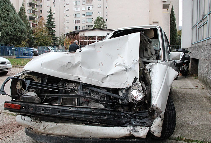 Mostar: U teškoj prometnoj nesreći četiri osobe ozlijeđene