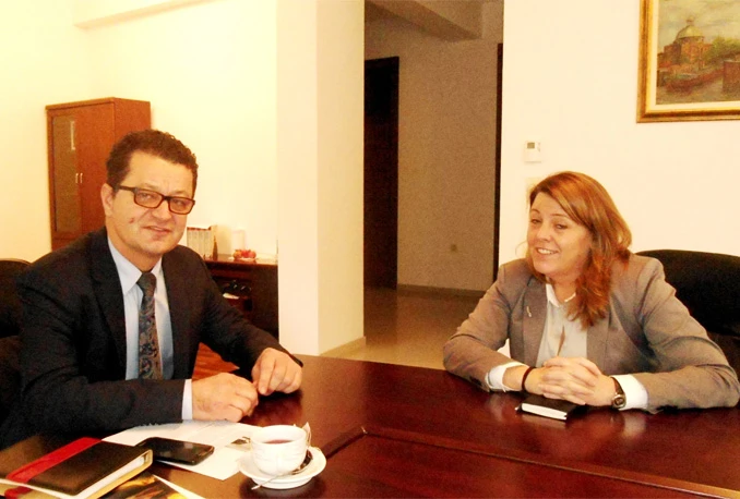 Raguž i Hennessey: Nedopustivo je politizirati i koristiti djecu u političkoj borbi