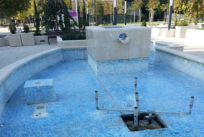 Grad na vodi, a fontane suhe: Nekad ponos i ljepota, a danas ruglo grada