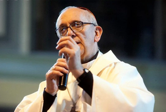 Papa protiv korupcije: Neki ljudi zaslužuju da budu vezani za kamen i bačeni u more