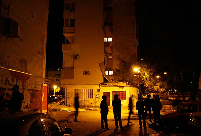 Mostar: Otpala fasada sa prvih pet katova zgrade