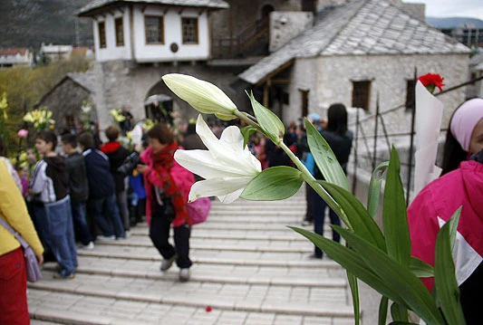Mostarski ikari izveli dva skoka u znak sjećanja na srušeni most