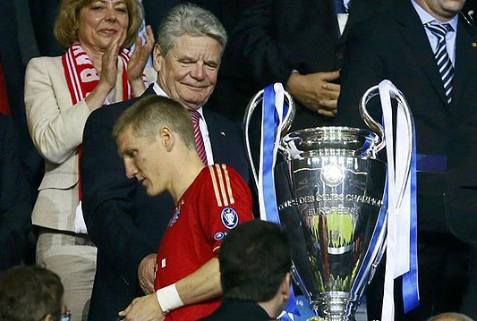 Schweinsteiger ponovno mora na operaciju