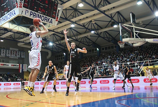 Natjecanjem u tricama osvojite tablet na utakmici Široki - Partizan