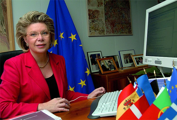 Reding: Potrebna snažna, zajednička akcija u cilju zaštite podataka