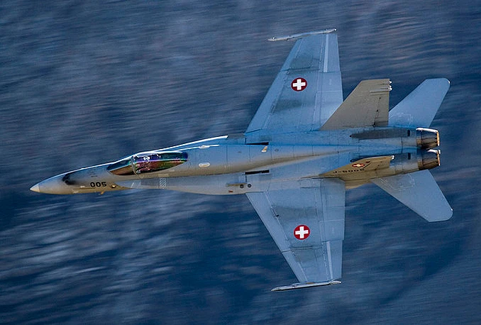 Vojni zrakoplov F/A-18 se srušio u Švicarskoj