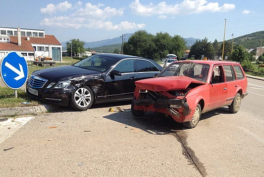 Prometna nesreća na M-16, jedna osoba teže ozlijeđena