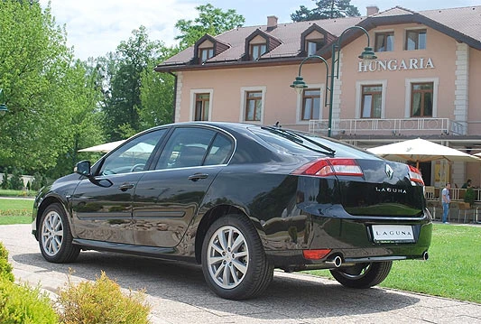 NOVI renault LATITUDE - iskustvo vožnje prvom klasom