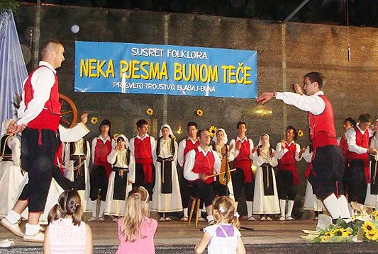 Večer folklora ''Neka pjesma Bunom teče''