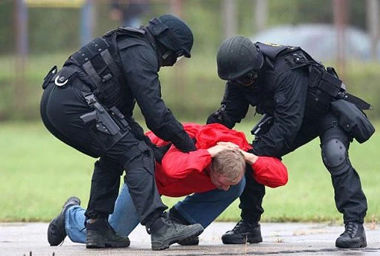 Optuženi za krijumčarenje gotovo kilogram heroina