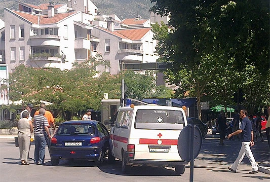 Sudarilo se vozilo Hitne pomoći