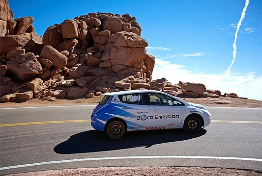 Povijesna pobjeda Nissana Leaf na Pikes Peak trci