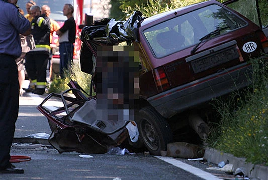 Četvero mrtvih u prometnoj nesreći