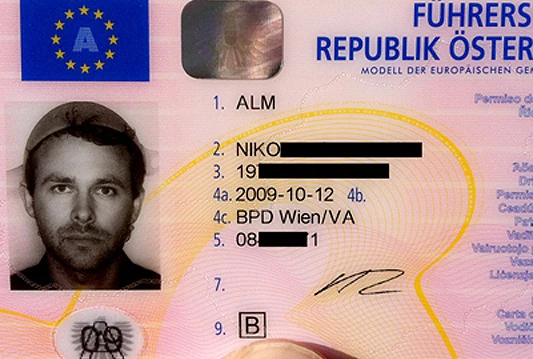 Austrijanac dobio pravo da na osobnim dokumentima nosi cjediljku za tjesteninu