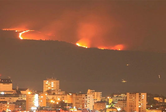 Zbog velikog požara evakuacije na Braču
