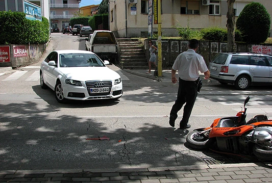Sudar skutera i Audija A4