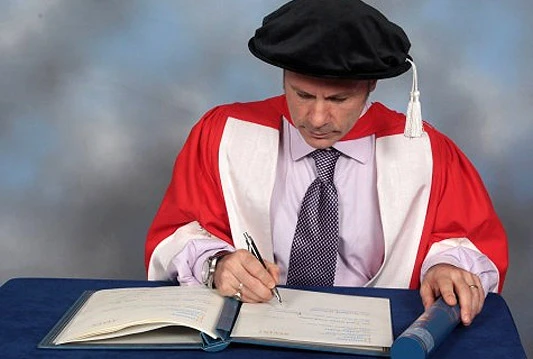 Bruce Dickinson doktorirao na londonskom sveučilištu