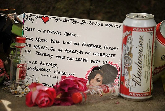 "Stuck in a moment" za Amy Winehouse