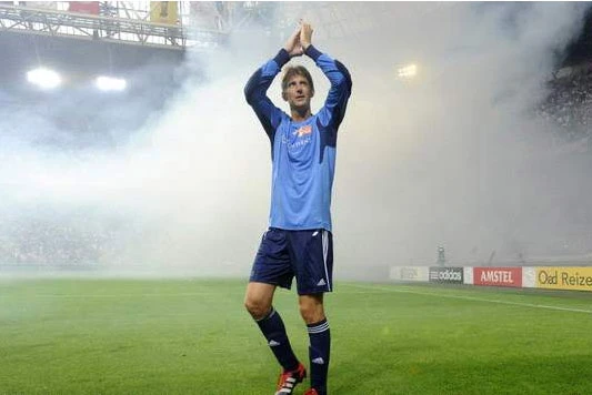Van der Sar okončao karijeru