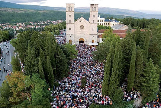 Velika Gospa na Širokom Brijegu i preko interneta