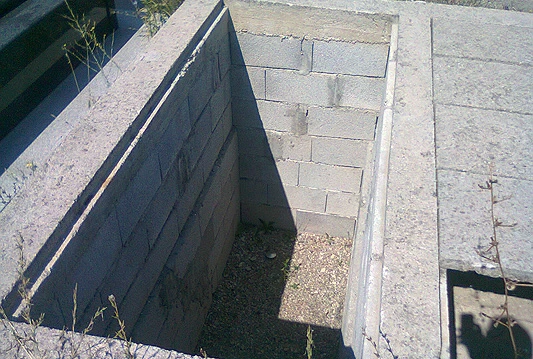 Ne znaju što više krasti, pa se kradu ploče s grobnica