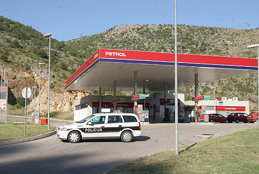 Tijekom jutra provaljeno u trgovinu benzinske crpke na Žovnici
