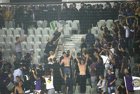 Navijački neredi na stadionu Stožice