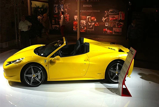Ferrari predstavio model 458 Spider