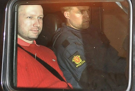 Lacoste moli policiju: Nemojte dati masovnom ubojici Breiviku da nosi našu odjeću