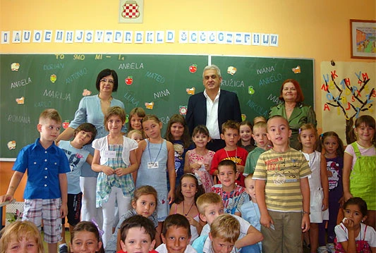 Gradonačelnik Mostara Ljubo Bešlić poželio uspješnu školsku godinu učenicima