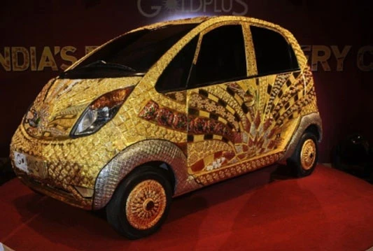Indijci napravili automobil od srebra, zlata i dragog kamenja