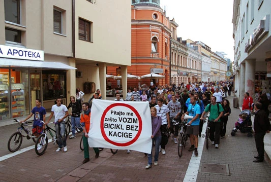 Biciklističkom šetnjom obilježen Dan bez automobila u Banja Luci